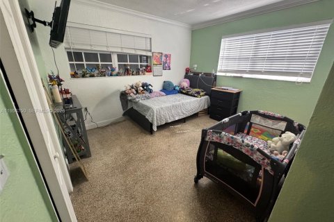 House in Miami Gardens, Florida 3 bedrooms, 120.03 sq.m. № 2011657 - photo 9