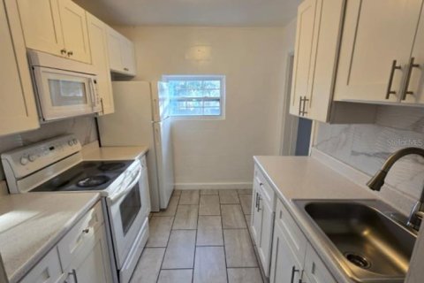 Apartamento en alquiler en Kissimmee, Florida, 3 dormitorios, 92.9 m2 № 1769523 - foto 2