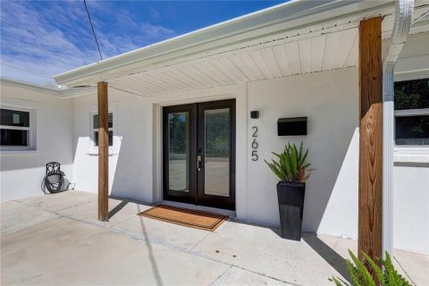 House in Saint Petersburg, Florida 3 bedrooms, 142.7 sq.m. № 2200798 - photo 3