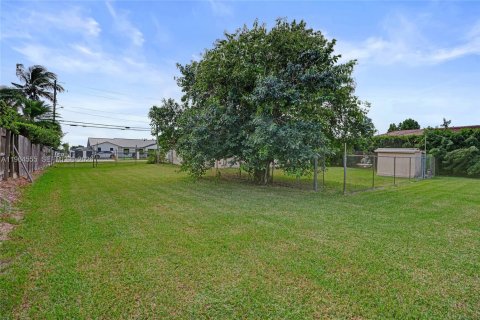 Купить земельный участок в Майами, Флорида № 2025953 - фото 8