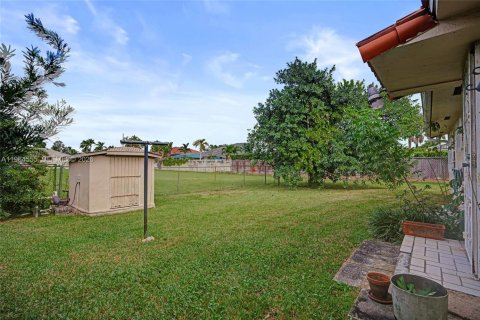 Купить земельный участок в Майами, Флорида № 2025953 - фото 13