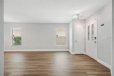 Villa ou maison à louer à Orlando, Floride: 3 chambres, 175.03 m2 № 2400122 - photo 11