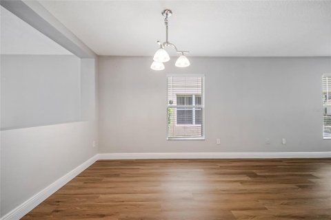 Villa ou maison à louer à Orlando, Floride: 3 chambres, 175.03 m2 № 2400122 - photo 15