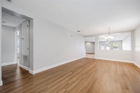Villa ou maison à louer à Orlando, Floride: 3 chambres, 175.03 m2 № 2400122 - photo 13
