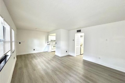 Appartement à North Miami, Floride 2 chambres, 83.61 m2 № 1998352