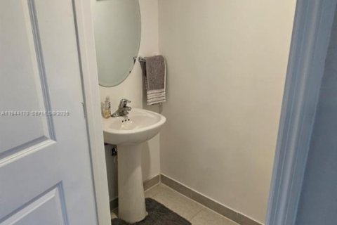 Townhouse in Homestead, Florida 3 bedrooms, 133.97 sq.m. № 2000901 - photo 28