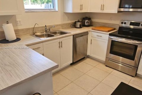 Townhouse in Homestead, Florida 3 bedrooms, 133.97 sq.m. № 2000901 - photo 6