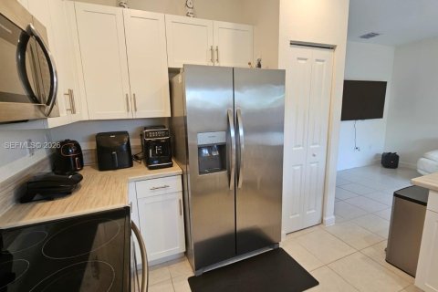 Townhouse in Homestead, Florida 3 bedrooms, 133.97 sq.m. № 2000901 - photo 4