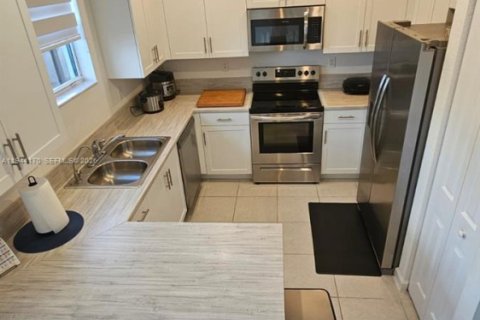 Townhouse in Homestead, Florida 3 bedrooms, 133.97 sq.m. № 2000901 - photo 9