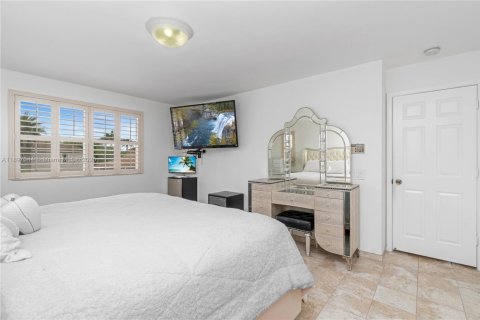 Купить виллу или дом в Уэстон, Флорида 5 спален, 240.8м2, № 1948502 - фото 21