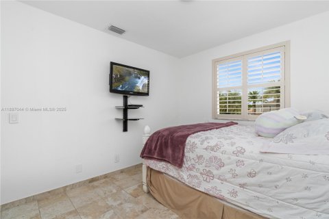 Купить виллу или дом в Уэстон, Флорида 5 спален, 240.8м2, № 1948502 - фото 30