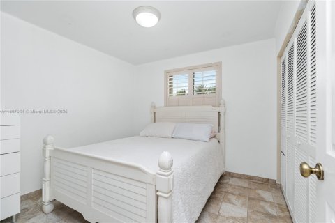 Купить виллу или дом в Уэстон, Флорида 5 спален, 240.8м2, № 1948502 - фото 24