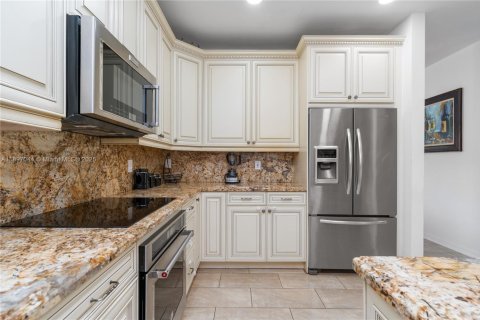 Купить виллу или дом в Уэстон, Флорида 5 спален, 240.8м2, № 1948502 - фото 5