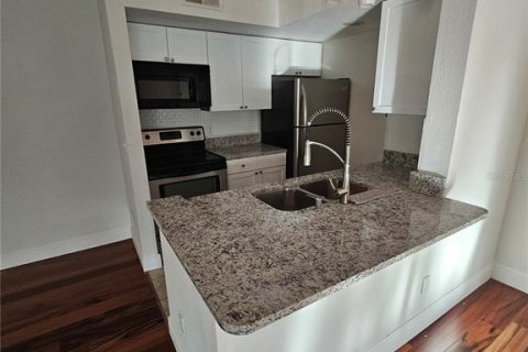Condo in Orlando, Florida, 3 bedrooms  № 2108131 - photo 5