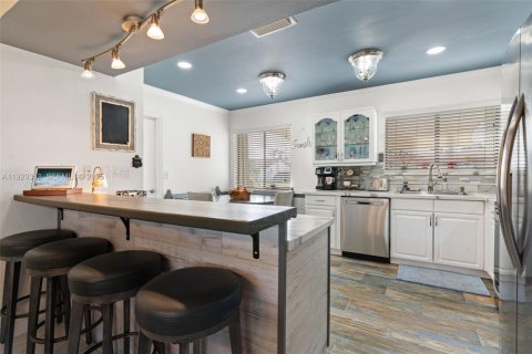 Casa en venta en Miami, Florida, 3 dormitorios, 164.53 m2 № 1993432 - foto 4