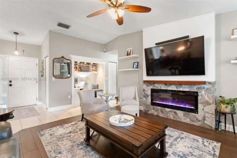 Casa en venta en Miami, Florida, 3 dormitorios, 164.53 m2 № 1993432 - foto 7