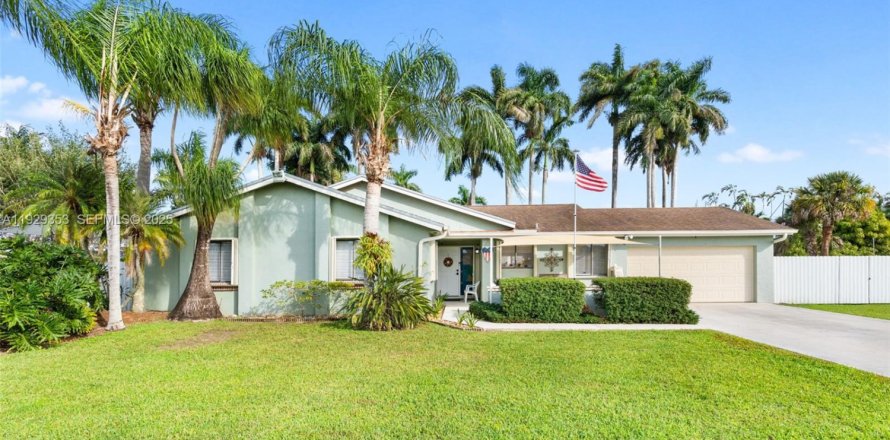 Casa en Miami, Florida 3 dormitorios, 164.53 m2 № 1993432