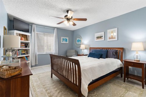 Casa en venta en Miami, Florida, 3 dormitorios, 164.53 m2 № 1993432 - foto 12