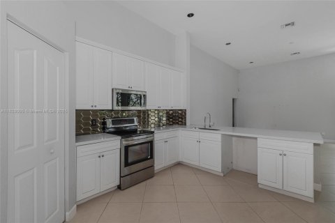 Купить виллу или дом в Уэстон, Флорида 5 спален, 301м2, № 1935237 - фото 4