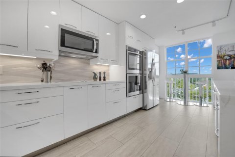 Copropriété à vendre à Pompano Beach, Floride: 2 chambres, 226.68 m2 № 2082239 - photo 18