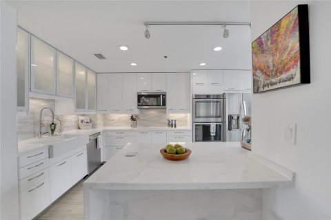 Copropriété à vendre à Pompano Beach, Floride: 2 chambres, 226.68 m2 № 2082239 - photo 13