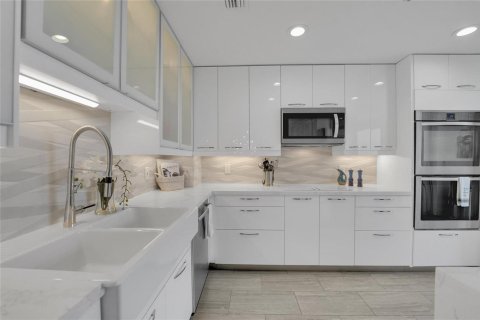 Copropriété à vendre à Pompano Beach, Floride: 2 chambres, 226.68 m2 № 2082239 - photo 15