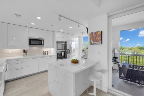 Copropriété à vendre à Pompano Beach, Floride: 2 chambres, 226.68 m2 № 2082239 - photo 11