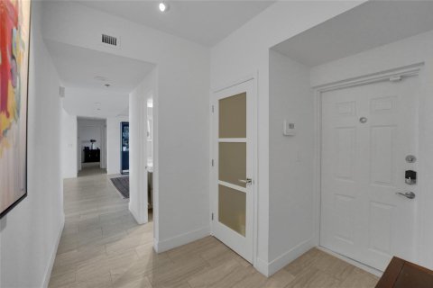 Copropriété à vendre à Pompano Beach, Floride: 2 chambres, 226.68 m2 № 2082239 - photo 3