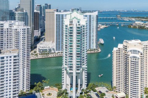 Condo in Miami, Florida, 2 bedrooms  № 1860790 - photo 1