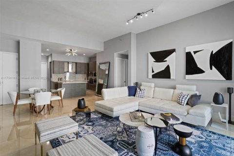 Condo in Miami, Florida, 2 bedrooms  № 1860790 - photo 10
