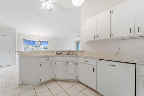 House in Sun City Center, Florida 2 bedrooms, 116.03 sq.m. № 1914175 - photo 10