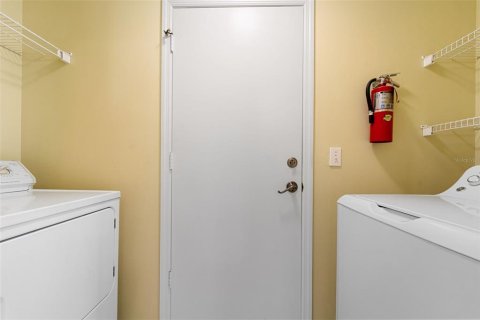 House in Sun City Center, Florida 2 bedrooms, 116.03 sq.m. № 1914175 - photo 14