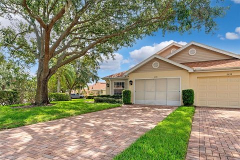 House in Sun City Center, Florida 2 bedrooms, 116.03 sq.m. № 1914175 - photo 3