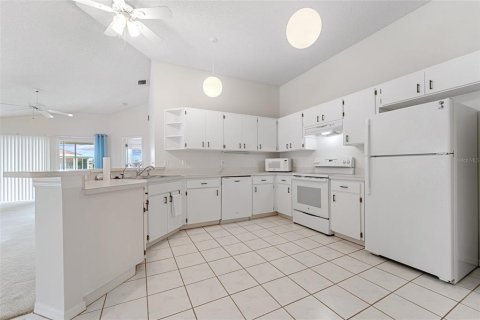 House in Sun City Center, Florida 2 bedrooms, 116.03 sq.m. № 1914175 - photo 9