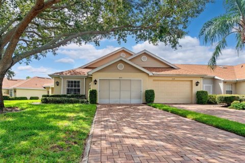 House in Sun City Center, Florida 2 bedrooms, 116.03 sq.m. № 1914175 - photo 1