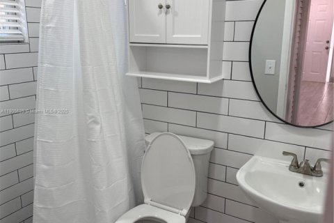 Снять в аренду виллу или дом в Майами, Флорида 162.21м2, № 1956246 - фото 3