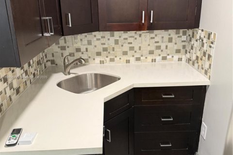 Снять в аренду виллу или дом в Майами, Флорида 162.21м2, № 1956246 - фото 8