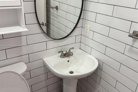 Снять в аренду виллу или дом в Майами, Флорида 162.21м2, № 1956246 - фото 7