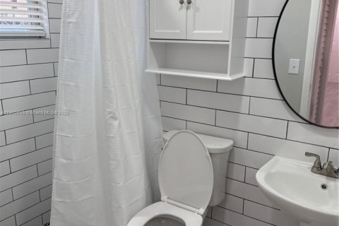 Снять в аренду виллу или дом в Майами, Флорида 162.21м2, № 1956246 - фото 4