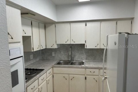 Copropriété à louer à Clearwater, Floride: 1 chambre, 76.64 m2 № 1908507 - photo 4