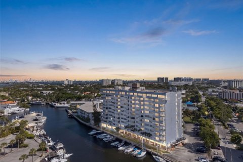 Condo in North Miami, Florida, 2 bedrooms  № 2089559