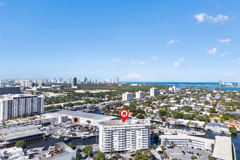 Condo in North Miami, Florida, 2 bedrooms  № 2089559 - photo 26