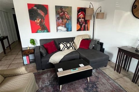 Appartement à louer à Bradenton, Floride: 3 chambres, 86.96 m2 № 2126547 - photo 1