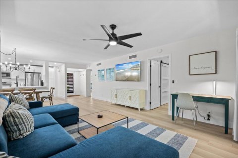 Condo in Palm Beach Gardens, Florida, 2 bedrooms № 2264972 - photo 4