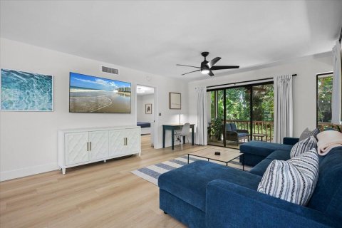 Condo in Palm Beach Gardens, Florida, 2 bedrooms № 2264972 - photo 5