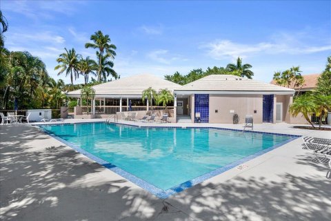 Condo in Palm Beach Gardens, Florida, 2 bedrooms № 2264972 - photo 23