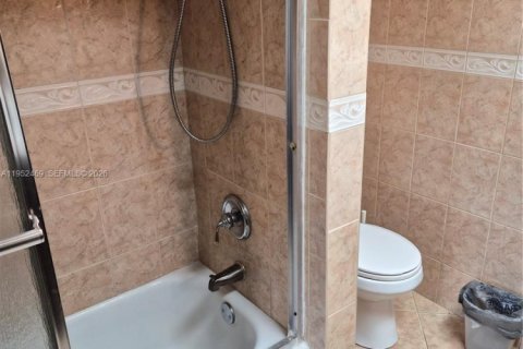 Купить кондоминиум в Санрайз, Флорида 2 спальни, 95.69м2, № 2009218 - фото 2