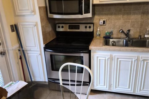 Купить кондоминиум в Санрайз, Флорида 2 спальни, 95.69м2, № 2009218 - фото 9