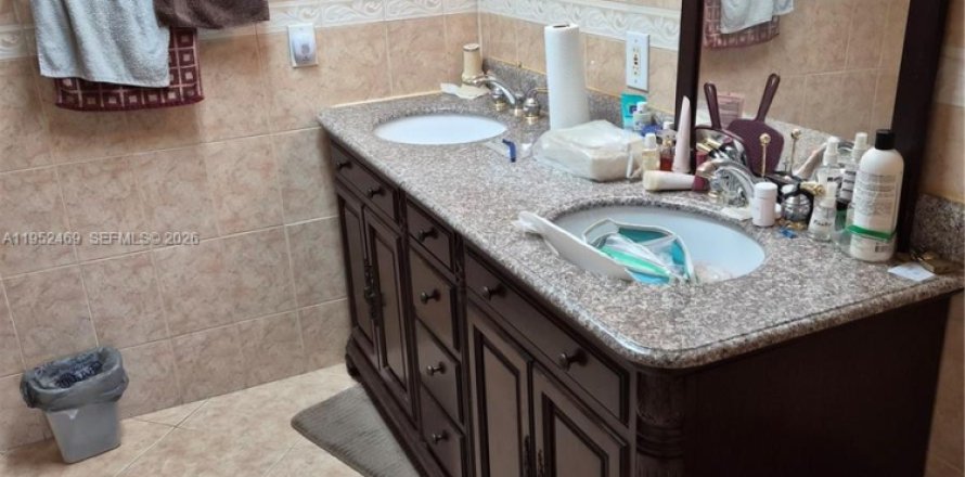 Кондоминиум с 2 спальнями в Санрайз, Флорида № 2009218