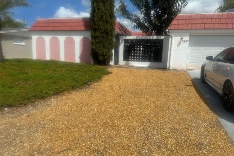 Casa en venta en New Port Richey, Florida, 3 dormitorios, 119.66 m2 № 1618918 - foto 1